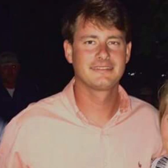 Meet your Posher, Taylor - Picture 2 of 3